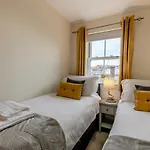 2 Bed In Oc-h30771 Γουίτμπι