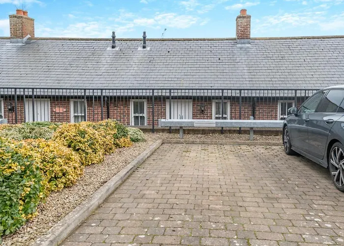 2 Bed In Oc-h30771 Holiday home